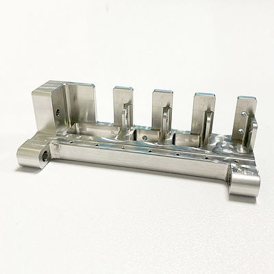 الطاقة الجديدة الفولاذ المقاوم للصدأ Cnc 4 محور التصنيع باستخدام الحاسب الآلي مخرطة قطع غيار السيارات باستخدام الحاسب الآلي